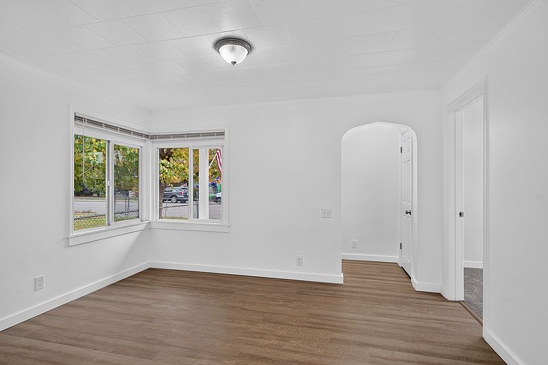 3rd image of 2119 Walnut Street #B
