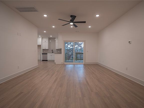4th image of 1 Lynn Ln