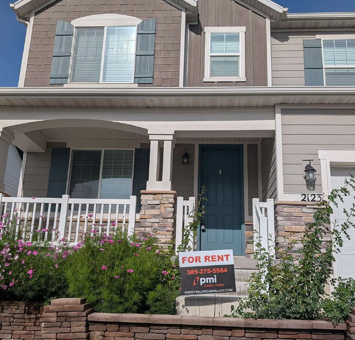 4 bed, 2.5 bath, 3728 sqft, $2,625 — Photo 2
