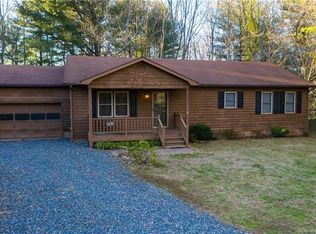 7 Crestview Ct, Asheville, NC 28806