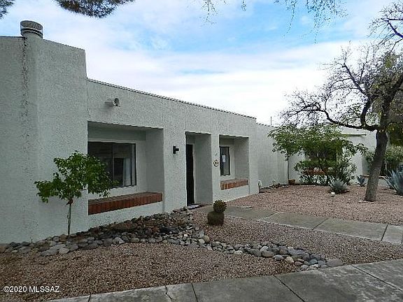 2nd image of 7849 N Calle De La Aldea
