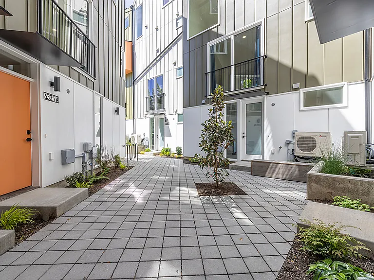 6320A 41st Ave SW — Photo 2