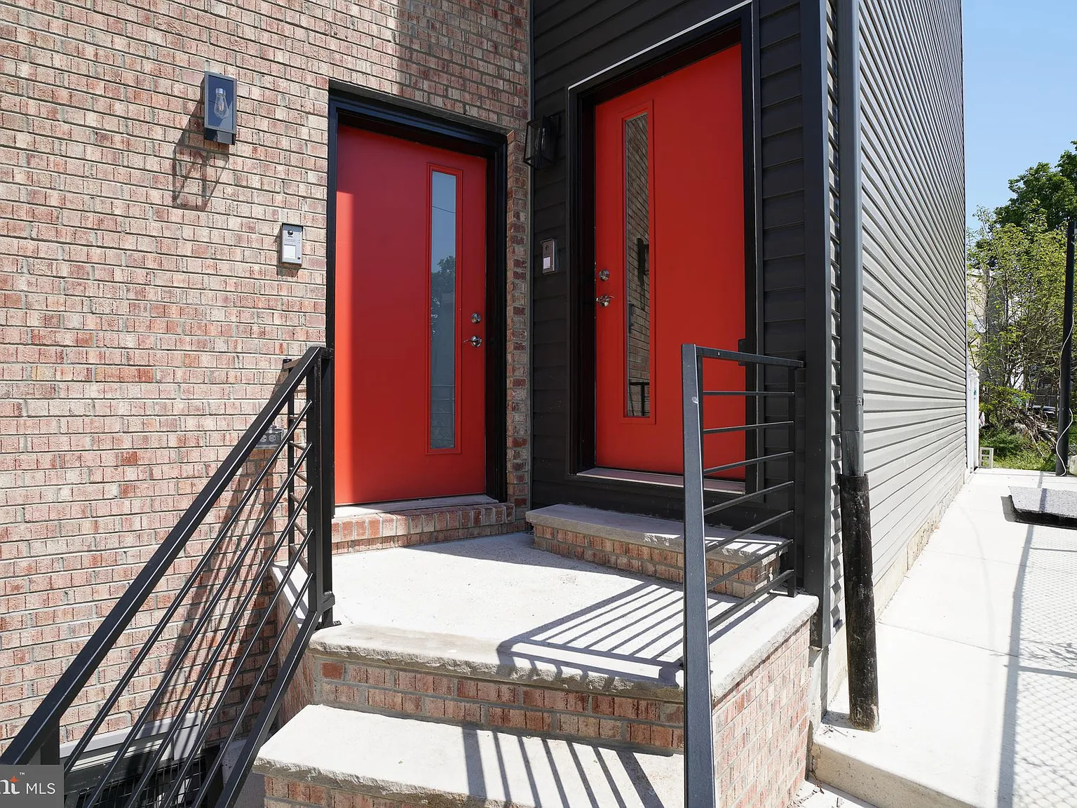 2 bed, 2.0 bath, 1170 sqft, $1,800 — Photo 3