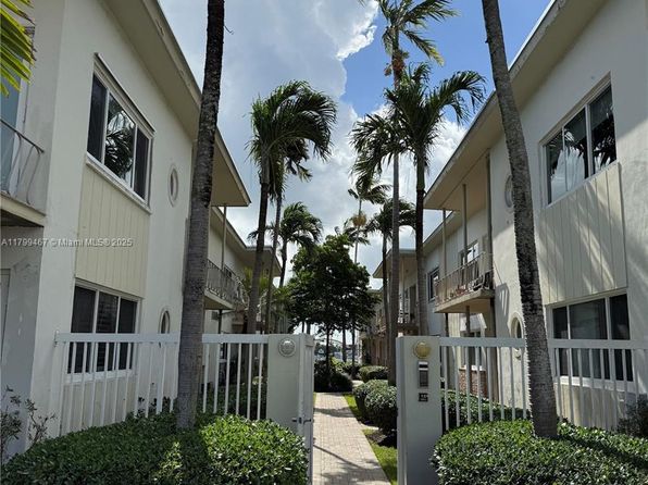 1110 Venetian Way APT 1E