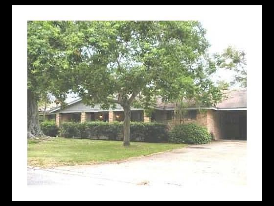 1st image of 3725 Riverwood Dr