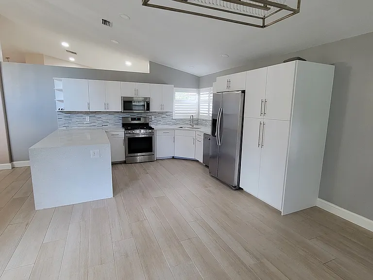 13847 NW 22nd Ct — Photo 7