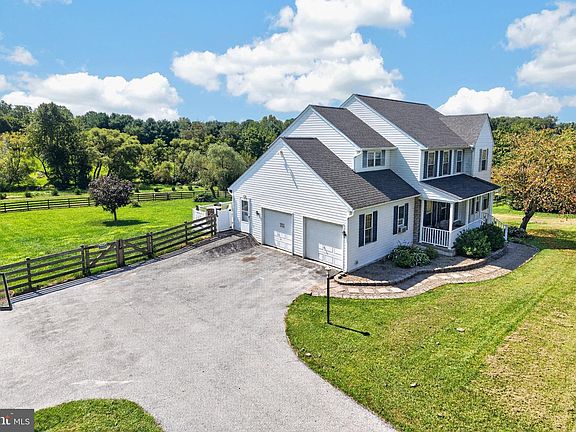 5th image of 220 Waterway Rd