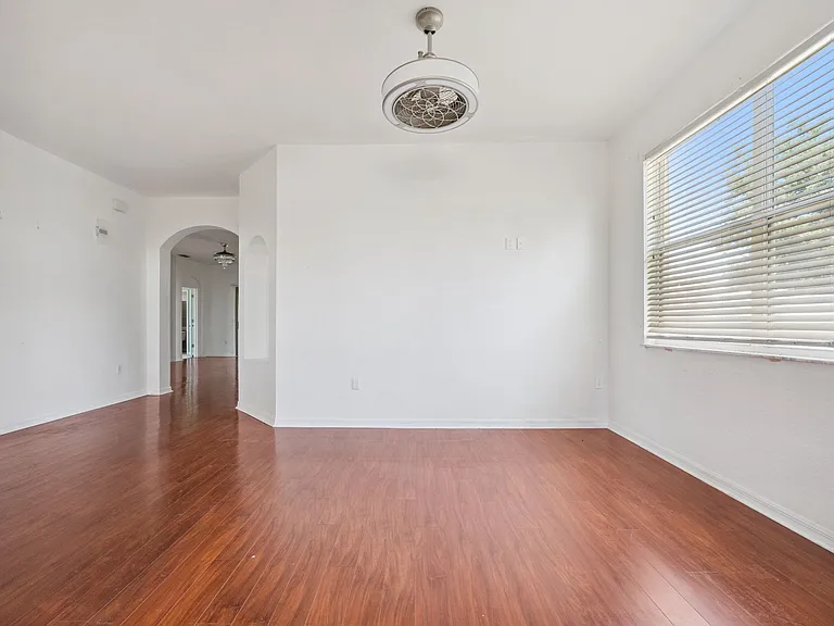 7055 Heatherbrook Dr — Photo 6