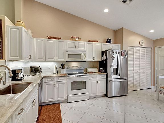 5th image of 6118 Brightwater Terrace
