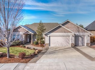 3277 SW Cascade Vista Dr, Redmond, OR 97756