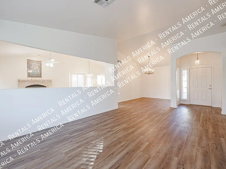 5351 W Saragosa St — Photo 5