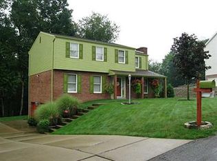 147 Oakdale Dr, Zelienople, PA 16063