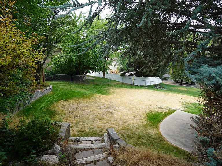 1219 Ash Dr — Photo 40