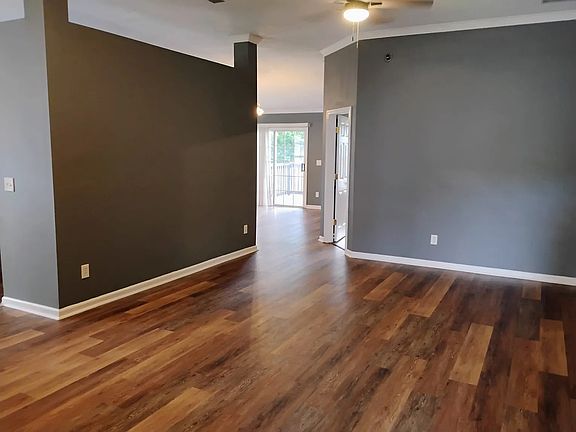 4th image of 2627 Canterwood Dr E
