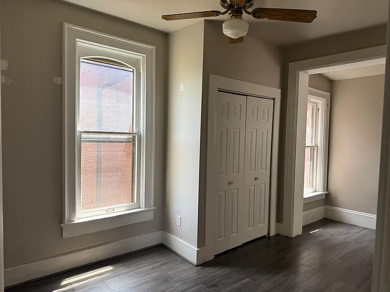 306 W Locust St #3 — Photo 7