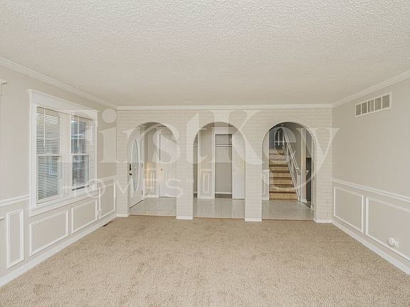 4th image of 22928 East Dr