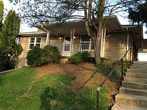 2nd image of 131 Leesway Dr