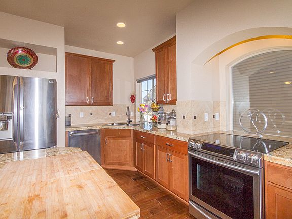 4th image of 7487 Mountain Spruce Dr