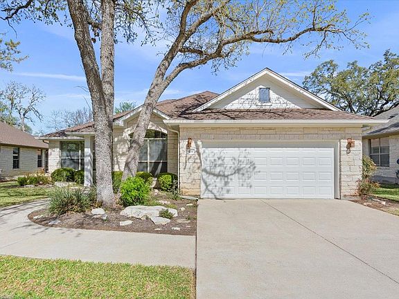 4th image of 909 Big Thicket St