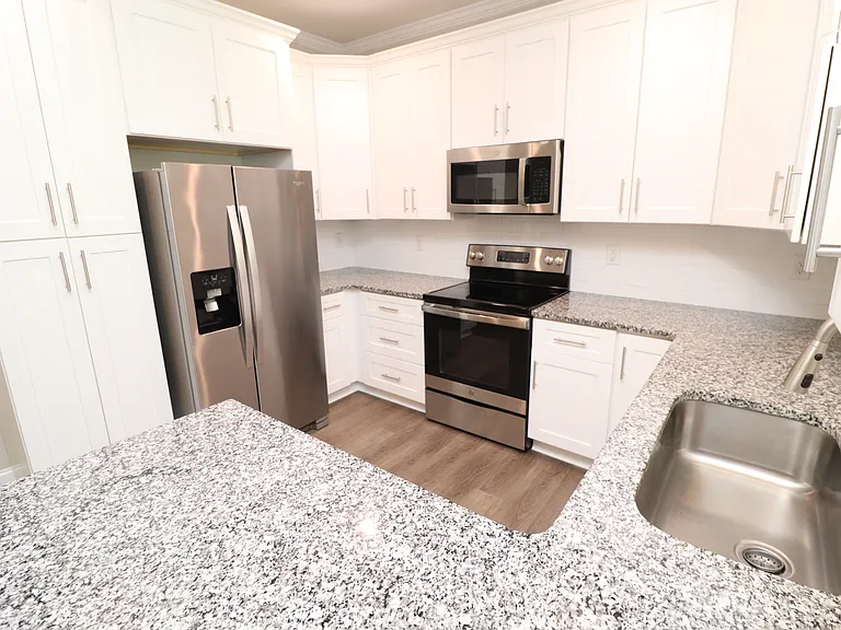 8424 Rhodes Rd — Photo 11