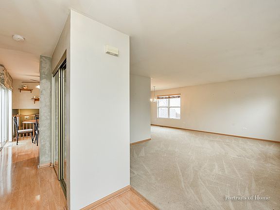 Foyer looking into the LR and DR area