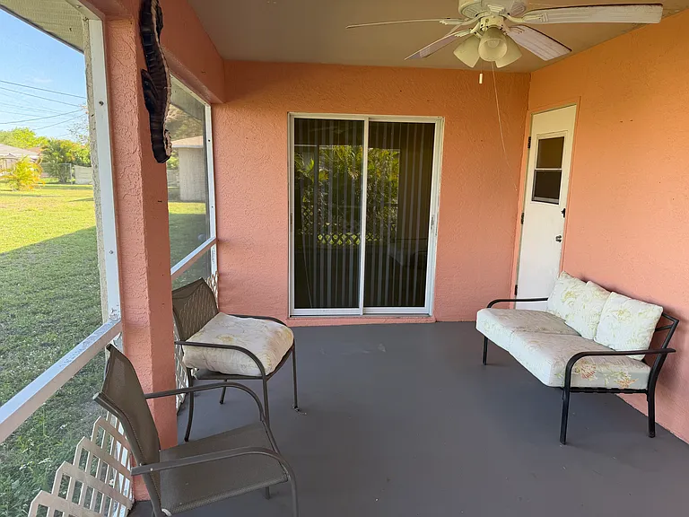 3721 SW Santa Barbara Pl #1 — Photo 11