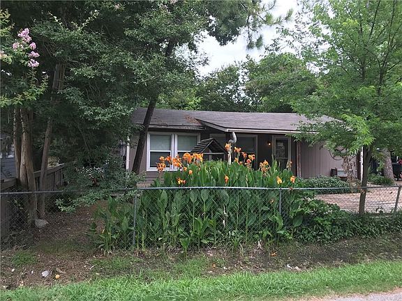 2nd image of 116 Park Dr