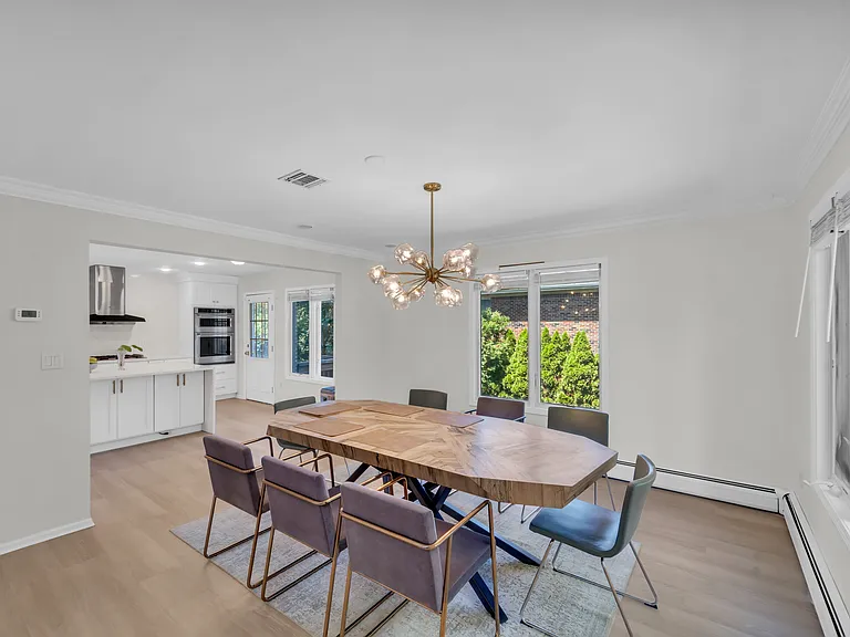 290 Mohegan Way — Photo 6