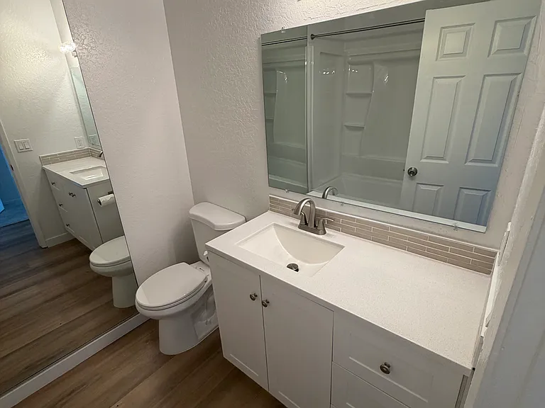 1071 Bonita St #D — Photo 11