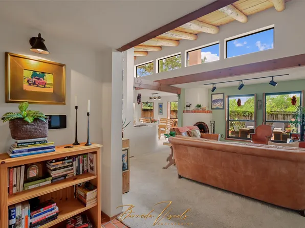 1879 Brillante Ln, Santa Fe, NM 87505