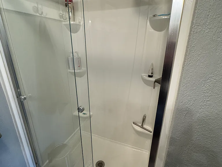 2214 Alpine Dr — Photo 8