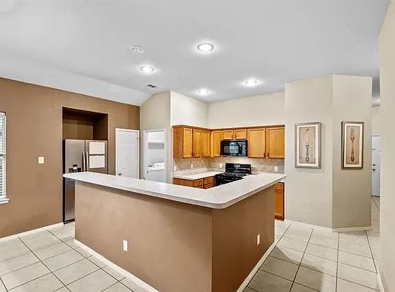 4th image of 10428 Bolivar Dr