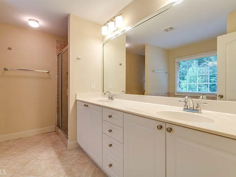 11072 Lorin Way — Photo 10