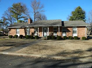 1203 Goingsnake St, Tahlequah, OK 74464