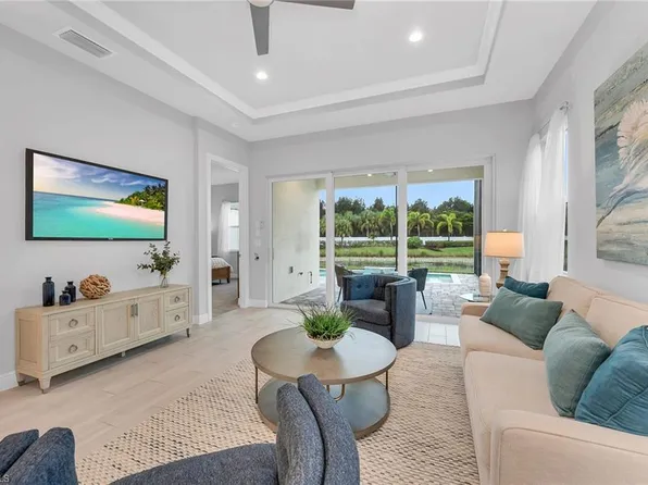 9011 Saint Lucia DR, NAPLES, FL 34114