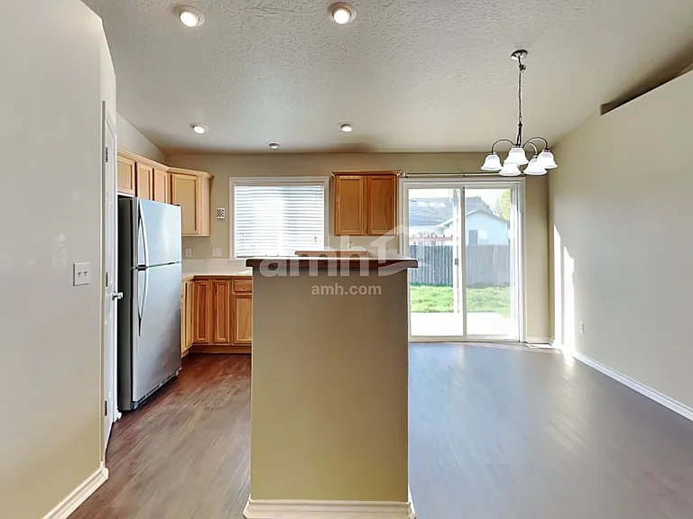 724 Coopers Ct — Photo 4