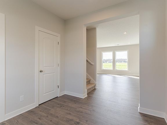 3rd image of 4689 Chelmsford Dr