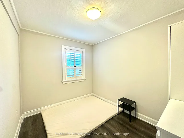 55 Fairbank Ave E #MAIN FL — Photo 9