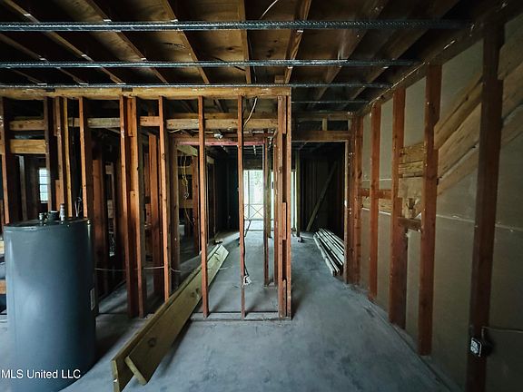5th image of 413 Kahler St APT 19