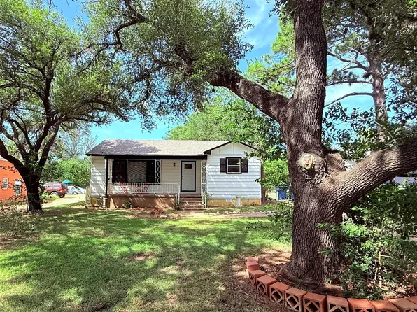 1133 N Avenue C, Elgin, TX 78621