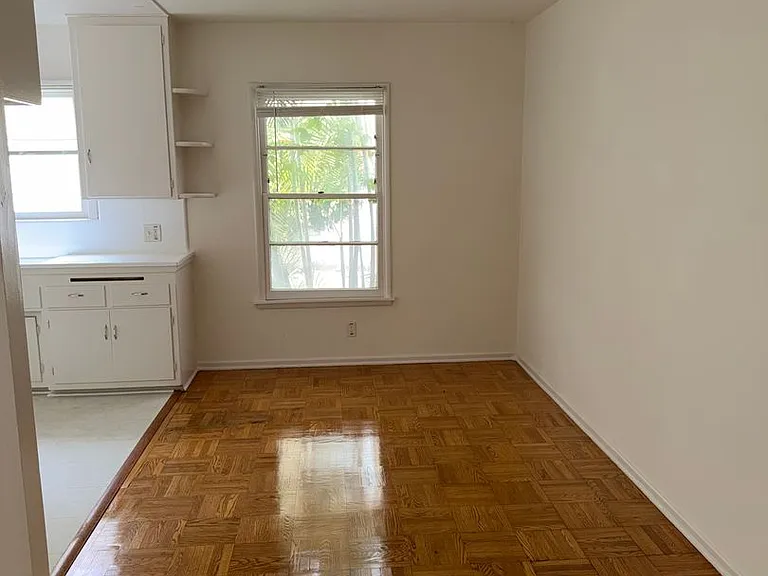 9309 National Blvd — Photo 2