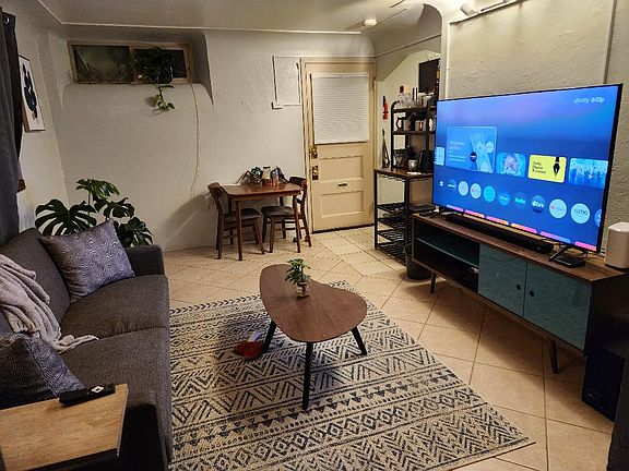 3rd image of 2009 N Vine St APT 4