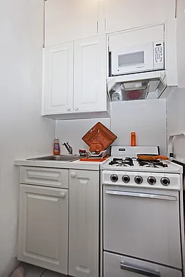 Rented by Barkoff Residential  | media 8