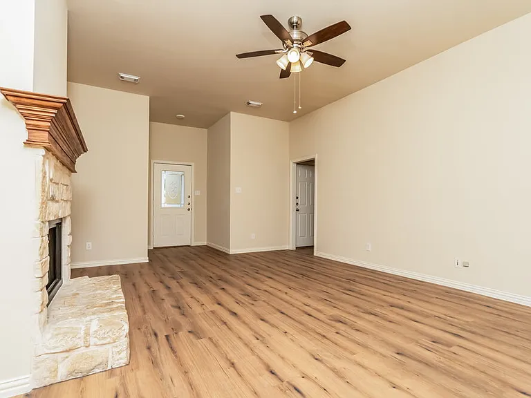211 Dove Mdws — Photo 4