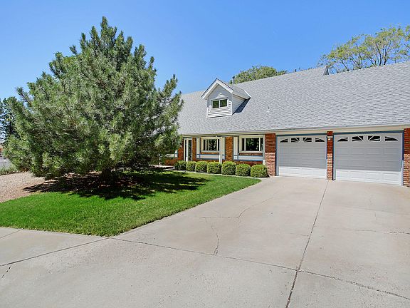 2nd image of 1517 Eastridge Ct NE