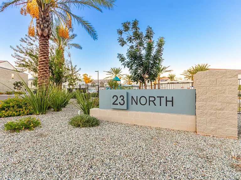 2134 W Harmont Dr — Photo 63