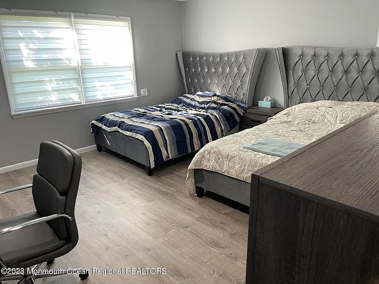 8 Dwight Dr — Photo 9