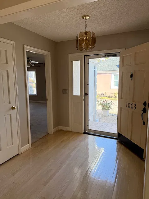 3 bed, 1460 sqft, $1,900 — Photo 2