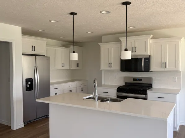 649 W Arbor Glenn Dr, Nixa, MO 65714