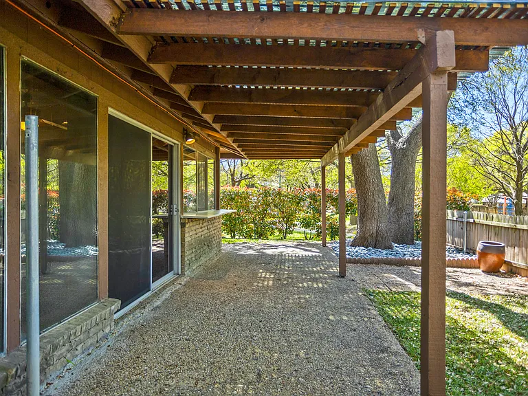 15721 Mapleview Cir — Photo 34
